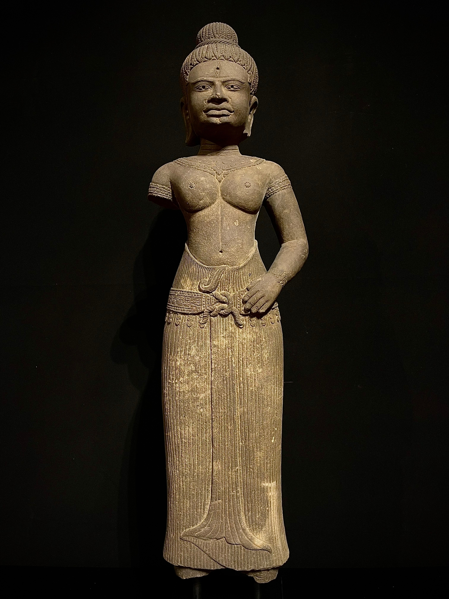 Sandstone standing Uma- 7309